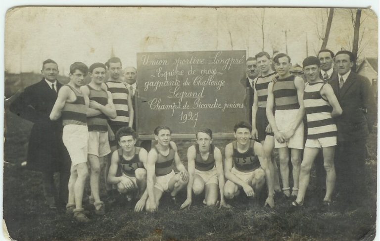 Union Sportive LongprÃ© - Equipe de cross - Champion de Picardie junior 1927.