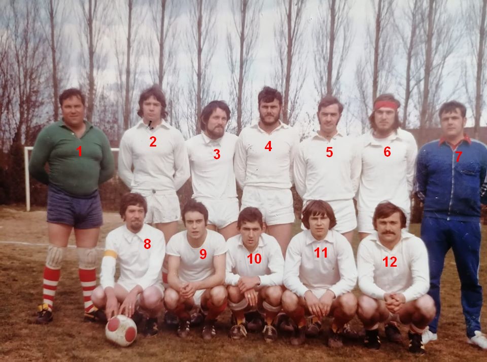 Ã‰quipe de football de LongprÃ© les Corps Saints, avec numÃ©ro annÃ©e inconnu.