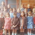 Photo de classe LongpÃ©, Ã©cole des filles vers 1971.