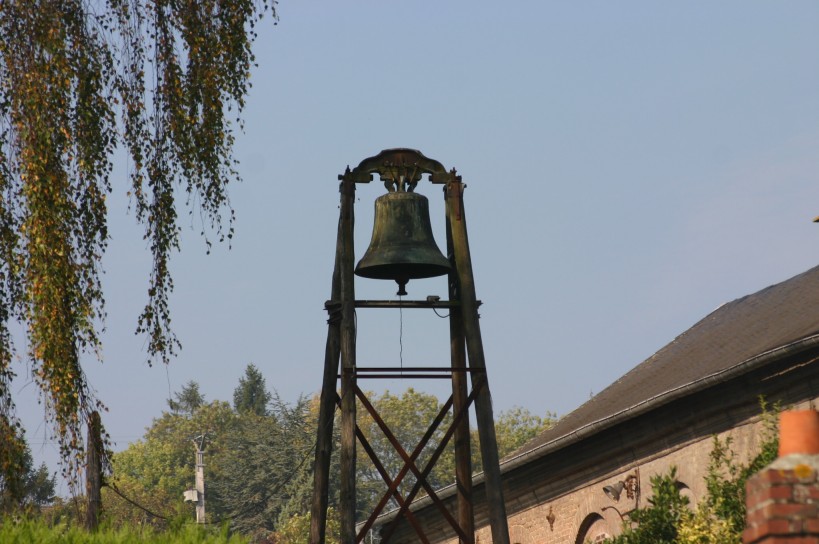 La derniÃ¨re cloche de LongprÃ©.