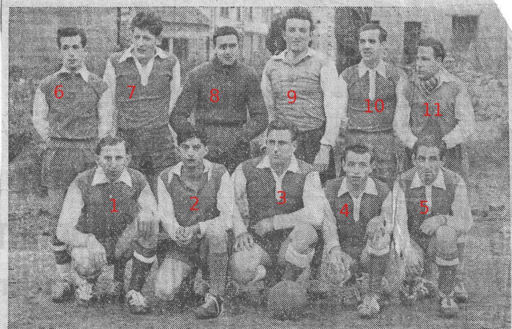 Ã‰quipe de football, ACL de LongprÃ© les Corps Saints vers 1950, numÃ©rotÃ©.