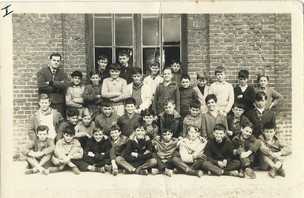 Photo école des garçons à Longpré en 1965.