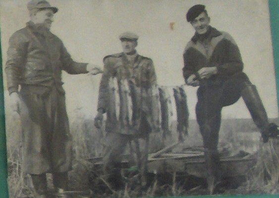 Louison Bobet avec une belle brochette de brochet.