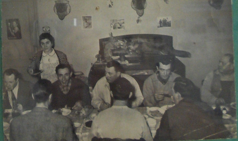 Fausto Coppi et Luoison Bobet en discussion.