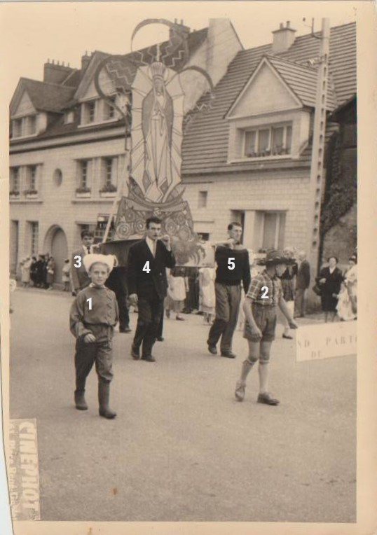 Procession Ã  LongprÃ©, annÃ©e inconnue-numÃ©rotÃ©.