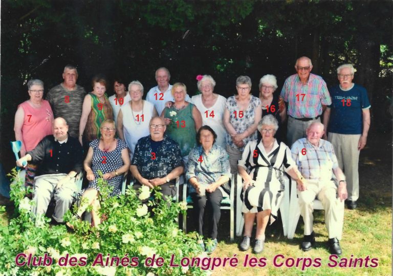 Le club des aÃ®nÃ©es Ã  LongprÃ© le corps Saints vers 2006.