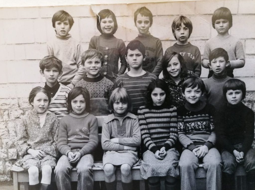 Photo de classe Longpré les Corps Saints, année inconnue.