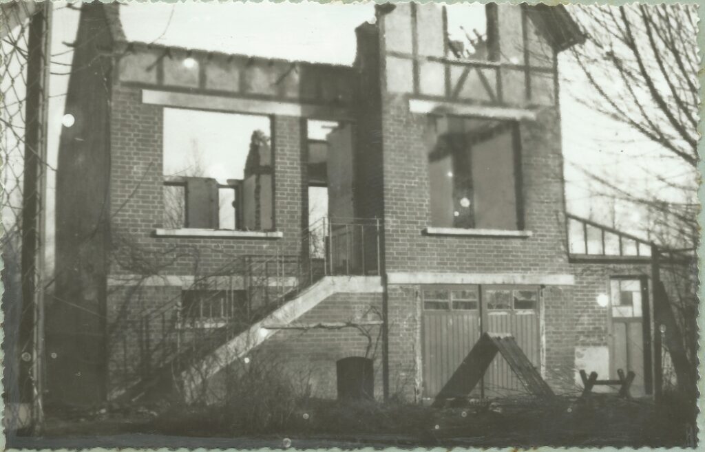 Extrait de la planche 2, la maison Dujardin.