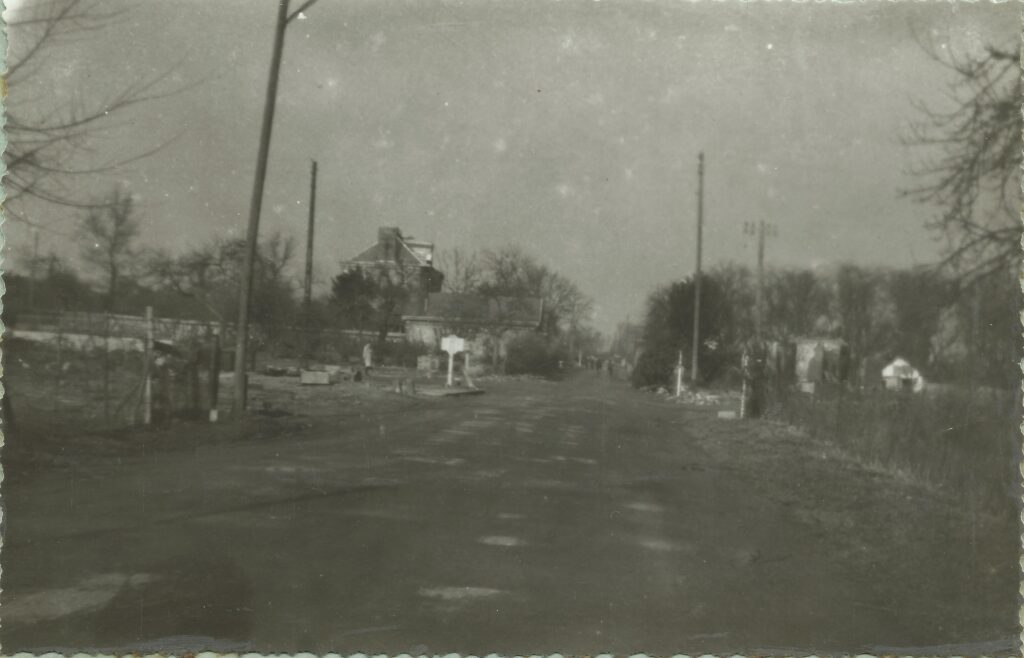 Extrait de la planche 2, vue sur la route d'Abbeville.