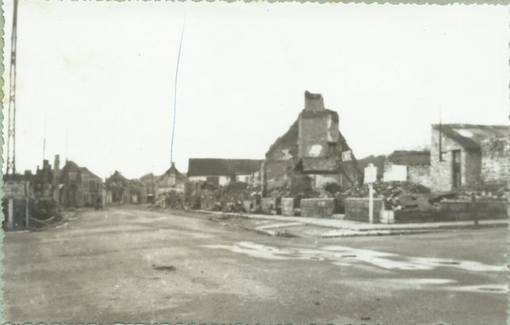 Photo de destructio du village de Longpré les Corps Saints lors des combats des 05 et 06 juin 1940.