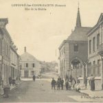 La rue des Cloitres, le café Français et les Halles. La rue des Cloitres, le café Français et les Halles.