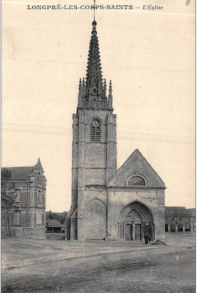 CPA la CollÃ©giale Ã  LongprÃ© les Corps Saints vers 1907.